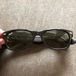Authentic New Wayferer Ray-Ban Sunglasses